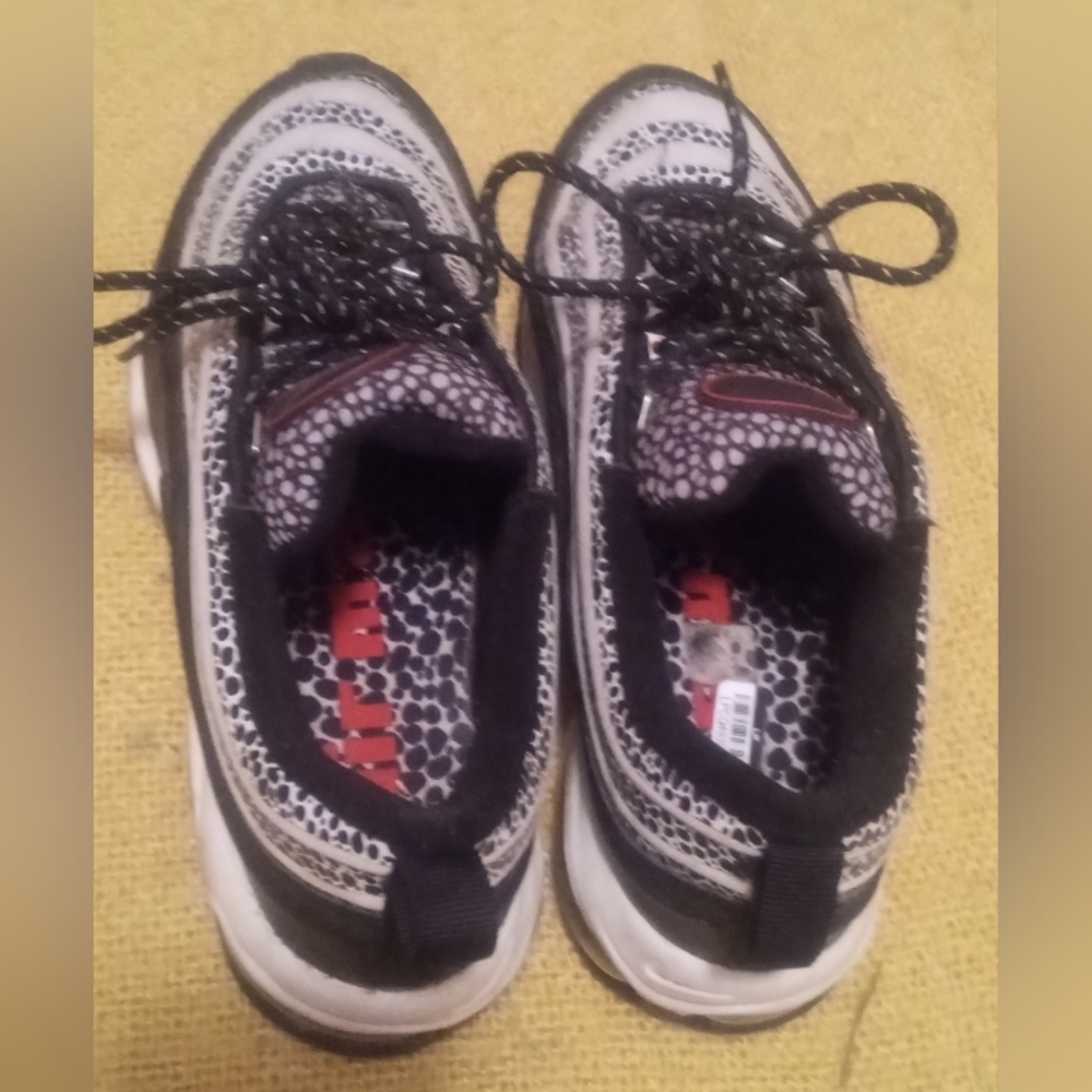 Womens Black and White Nike Air Max Sneakers